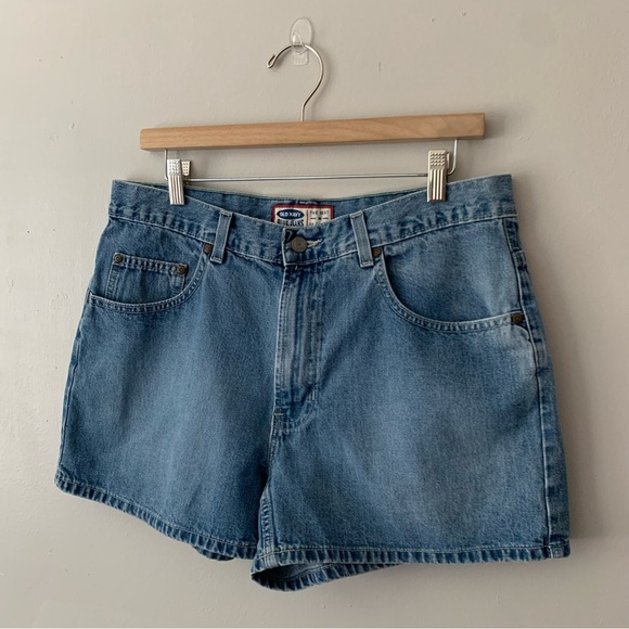 Old Navy Vintage Y2K 2000s Medium Light Wash Rigid Denim Jean Shorts Size 14 - Picture 2 of 12